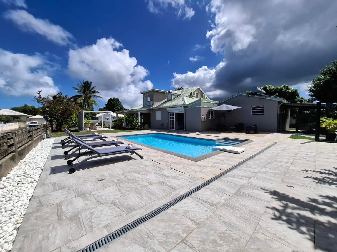 Villa Oneway, Piscine Privee, Classee 3 Etoiles Sainte-Rose Exterior photo