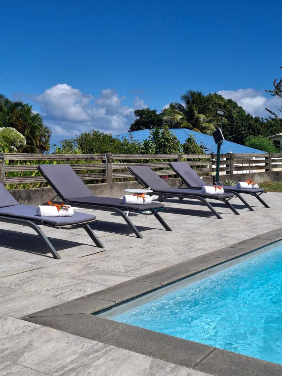 Villa Oneway, Piscine Privee, Classee 3 Etoiles Sainte-Rose Exterior photo